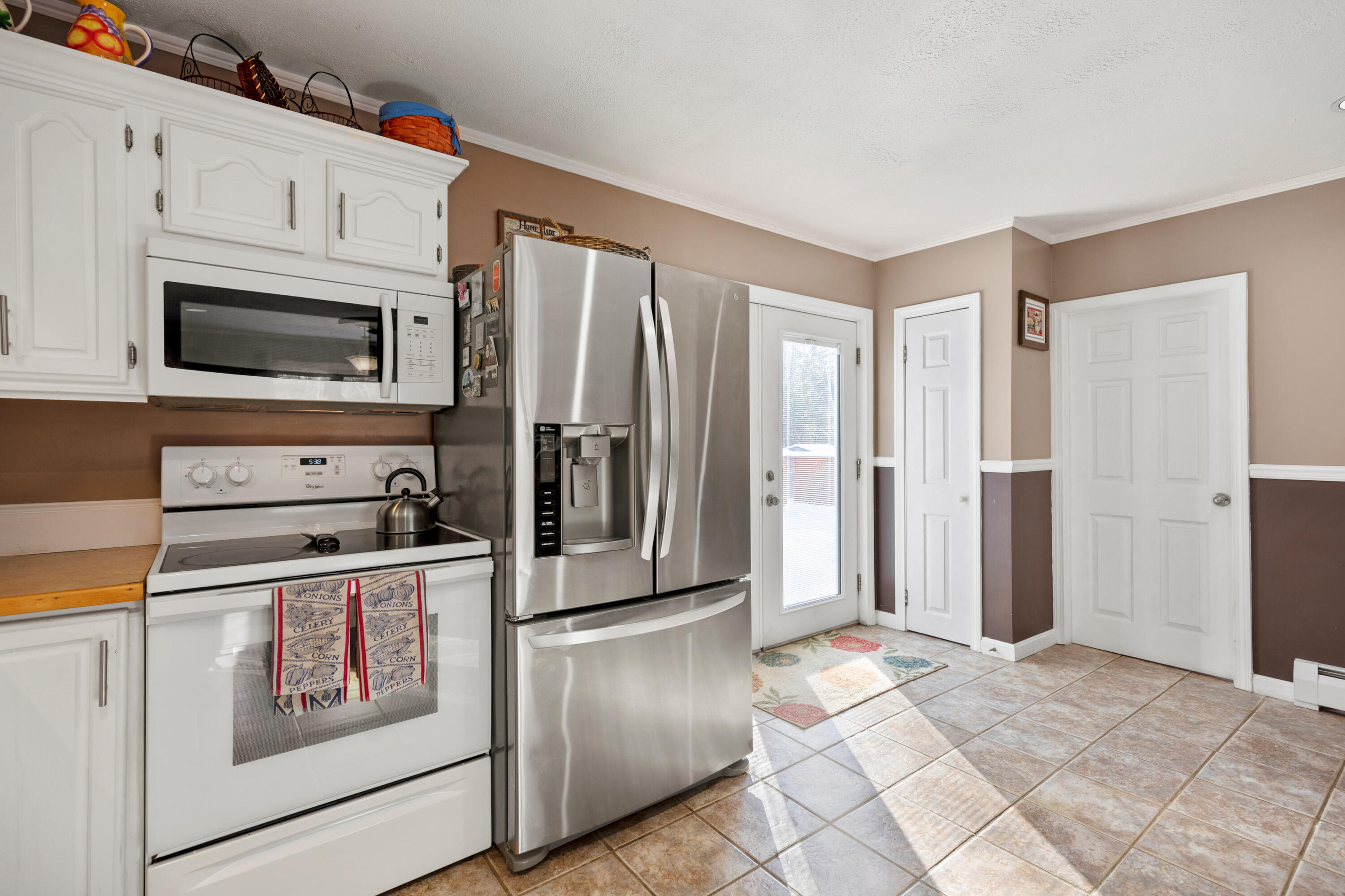 35 Old County Road Windham, ME 04062 - Photo 6 of 48 Kitchen