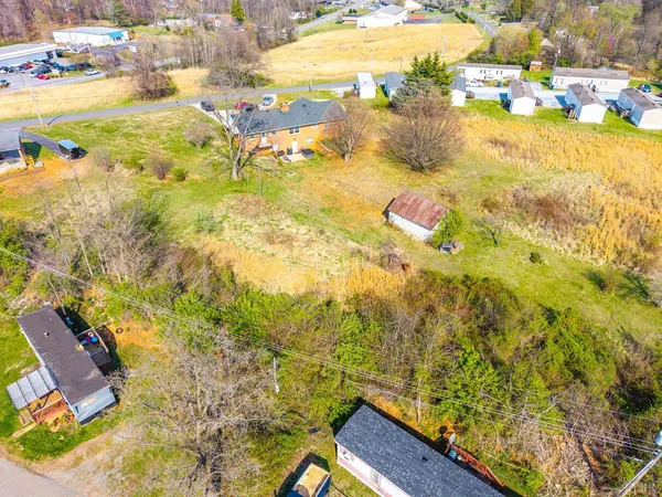 $900,000 | 309 Wyndale Drive, Lynchburg, VA 24501