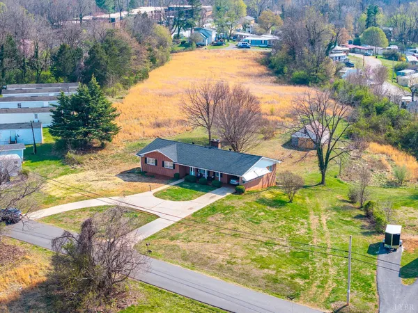 $900,000 | 309 Wyndale Drive, Lynchburg, VA 24501