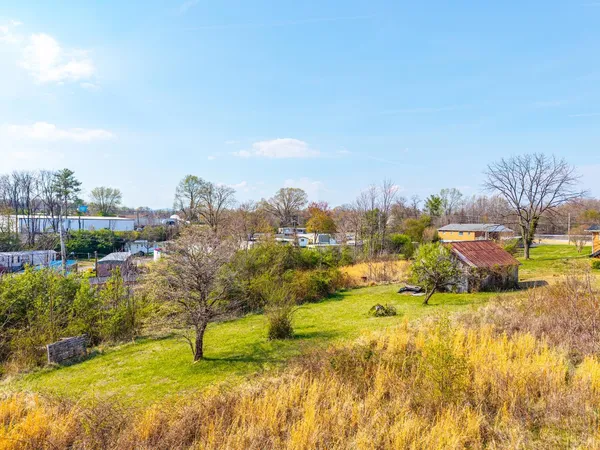 $900,000 | 309 Wyndale Drive, Lynchburg, VA 24501