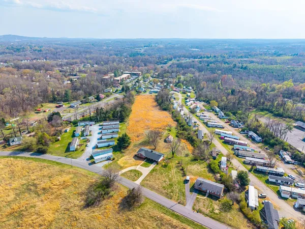 $900,000 | 309 Wyndale Drive, Lynchburg, VA 24501