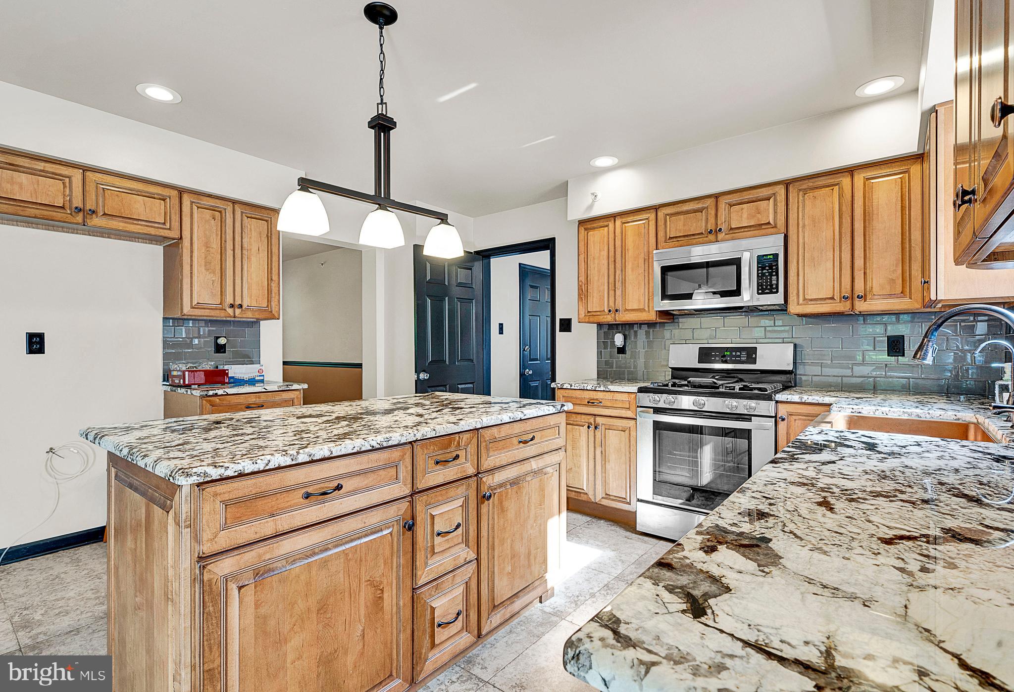 2106 Longview Road Warrington, PA 18976 - Photo 14 of 37 Kitchen