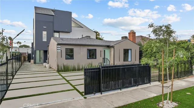 $3,995 | 6607 Troost Avenue, North Hollywood, CA 91606