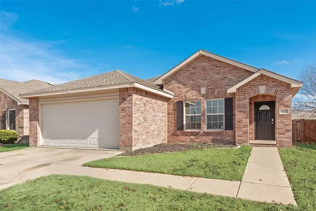 $1,900 | 6713 Long Leaf Lane, Denton, TX 76210
