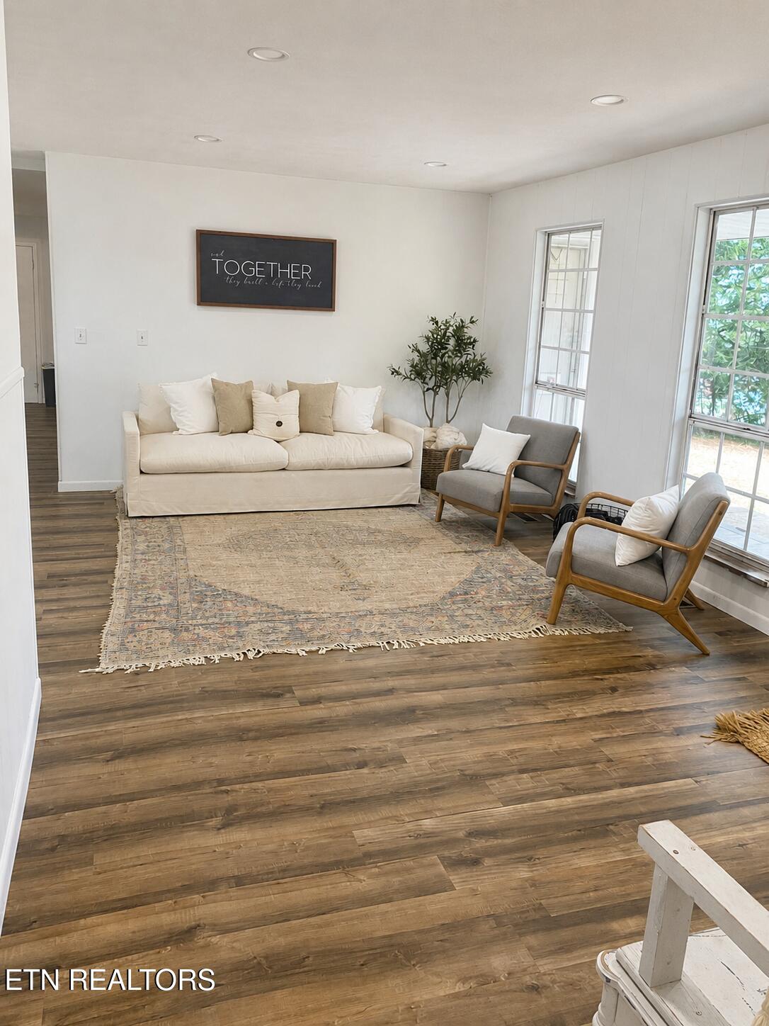145 Wesley Harrogate, TN 37752 - Photo 9 of 13 Living Room