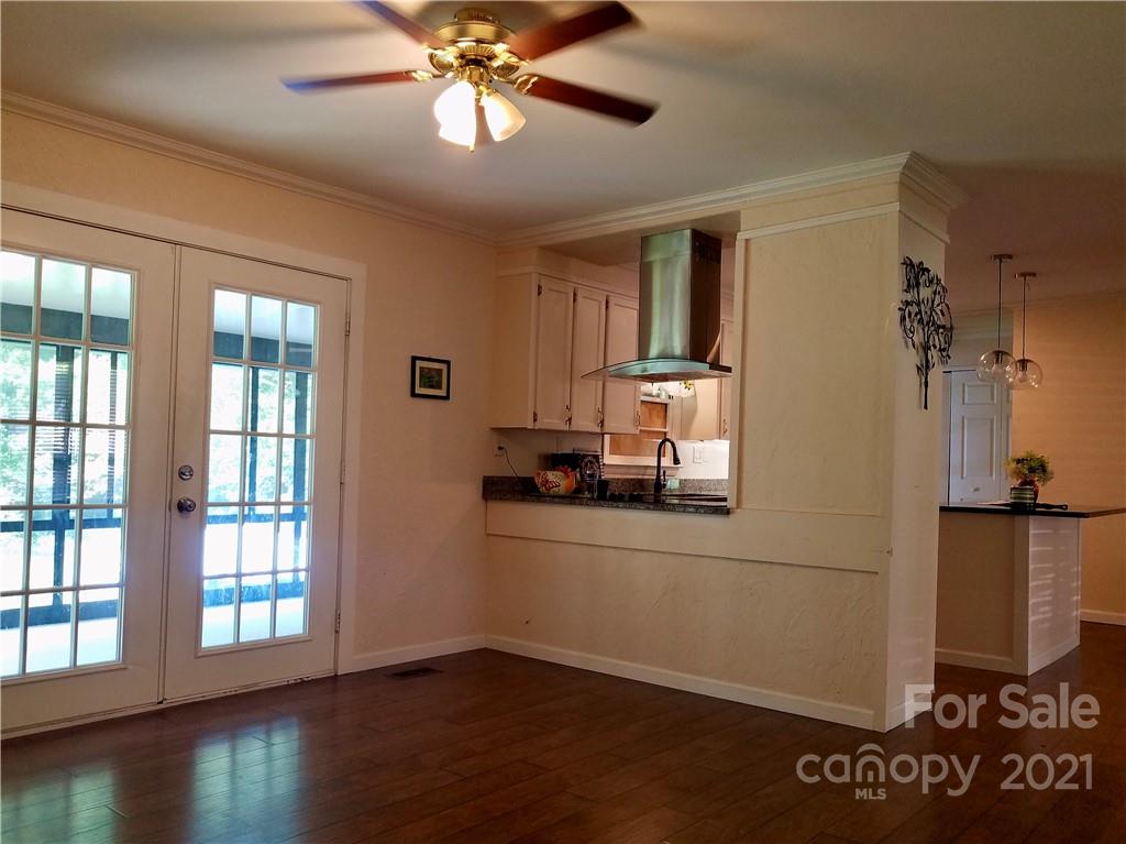 324 Racking Cove Sylva, NC 28779 - Photo 6 of 15 Gallery Image 6