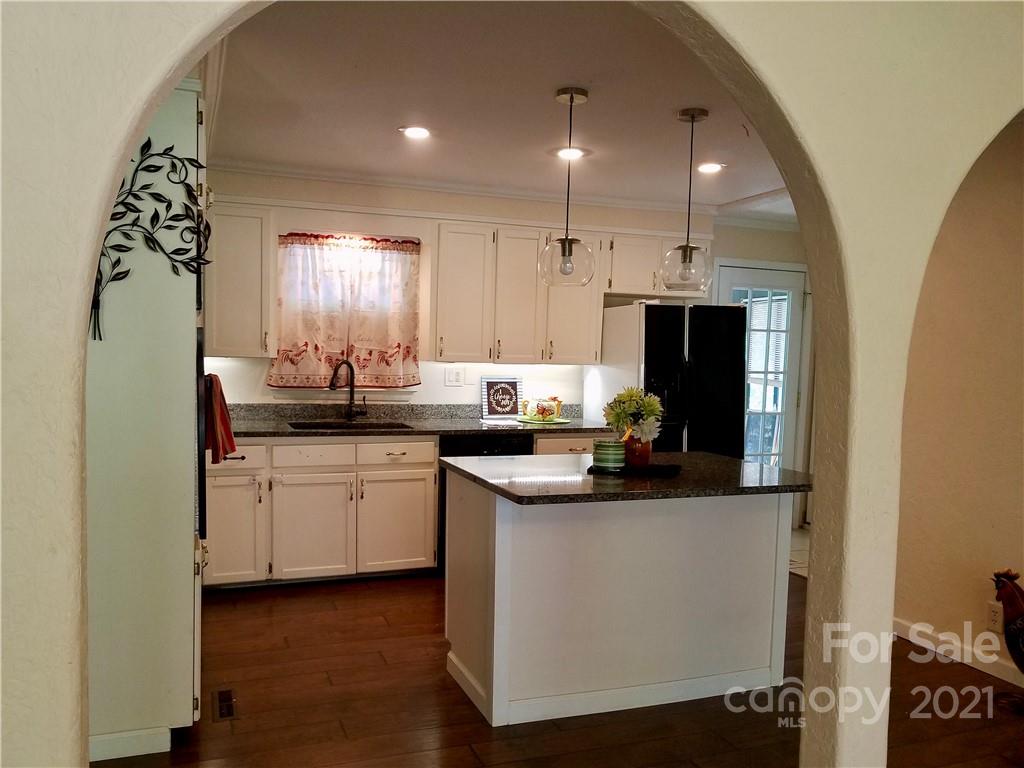 324 Racking Cove Sylva, NC 28779 - Photo 7 of 15 Gallery Image 7
