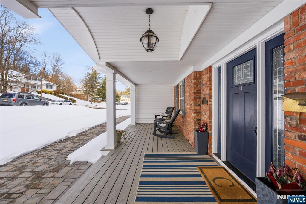 18 Laura Lane Park Ridge, NJ 07656 - Photo 3 of 36 a view of a balcony