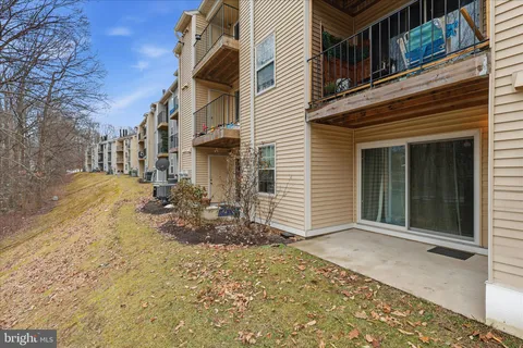 $290,000 | 12161 Chaucer Lane, Unit 12161, Woodbridge, VA 22192