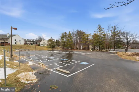 $290,000 | 12161 Chaucer Lane, Unit 12161, Woodbridge, VA 22192