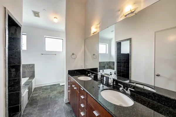 $2,575 | 1525 Birdsall Street, Unit B, Houston, TX 77007