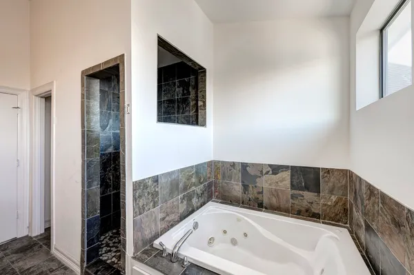 $2,575 | 1525 Birdsall Street, Unit B, Houston, TX 77007