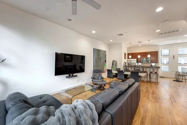 $2,575 | 1525 Birdsall Street, Unit B, Houston, TX 77007