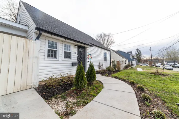 $460,000 | 115 Travis Street, Manassas, VA 20111