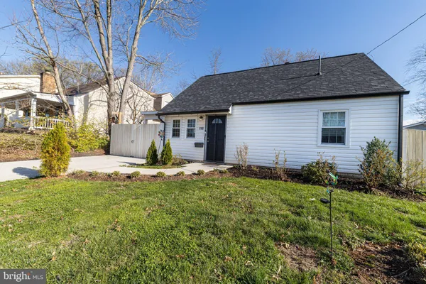 $460,000 | 115 Travis Street, Manassas, VA 20111