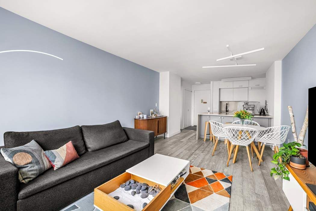 225 Rector Place, Unit 9J Manhattan, NY 10280 - Photo 3 of 18