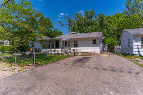 $179,900 | 3014 Sweetser Avenue, Evansville, IN 47714