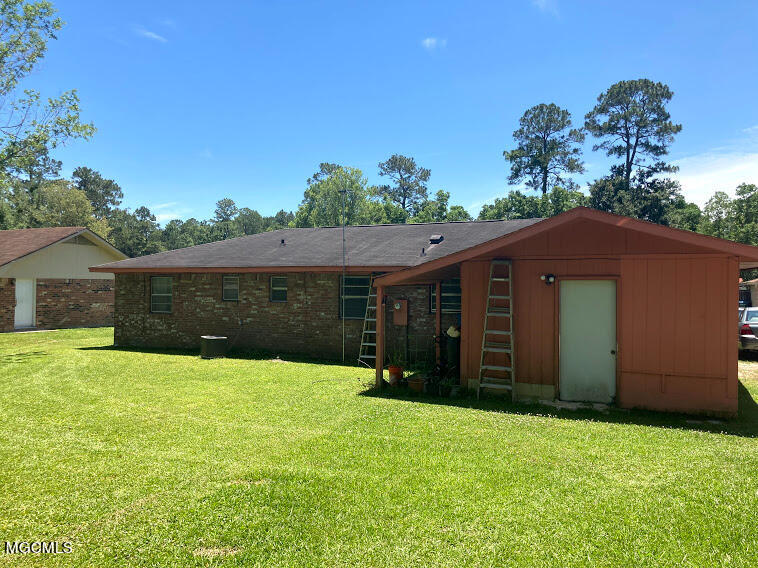 1524 Riverside Drive Gautier, MS 39553 - Photo 4 of 25 03