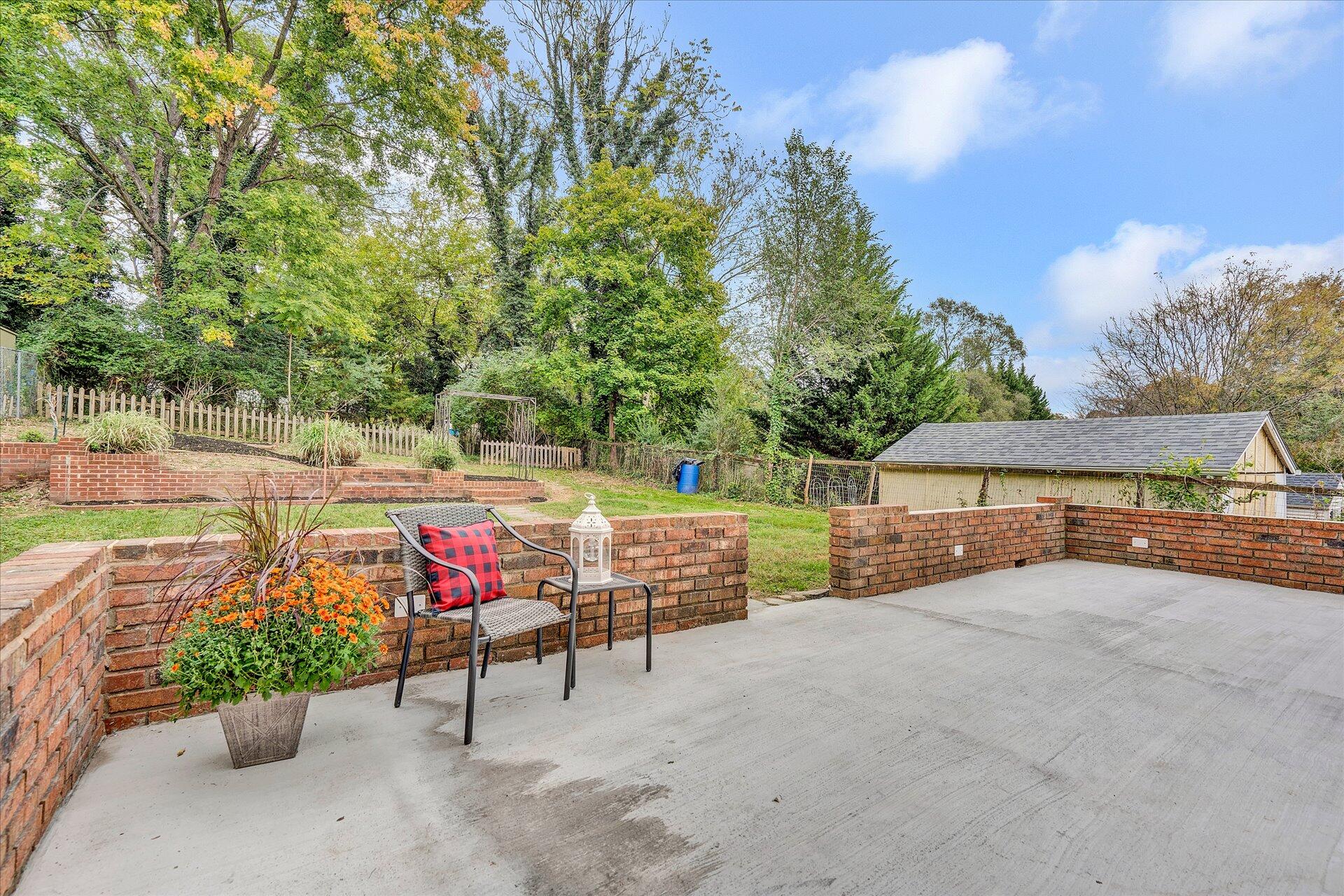 2520 Spring Road Southwest Roanoke, VA 24015 - Photo 12 of 23 11-DSC1421