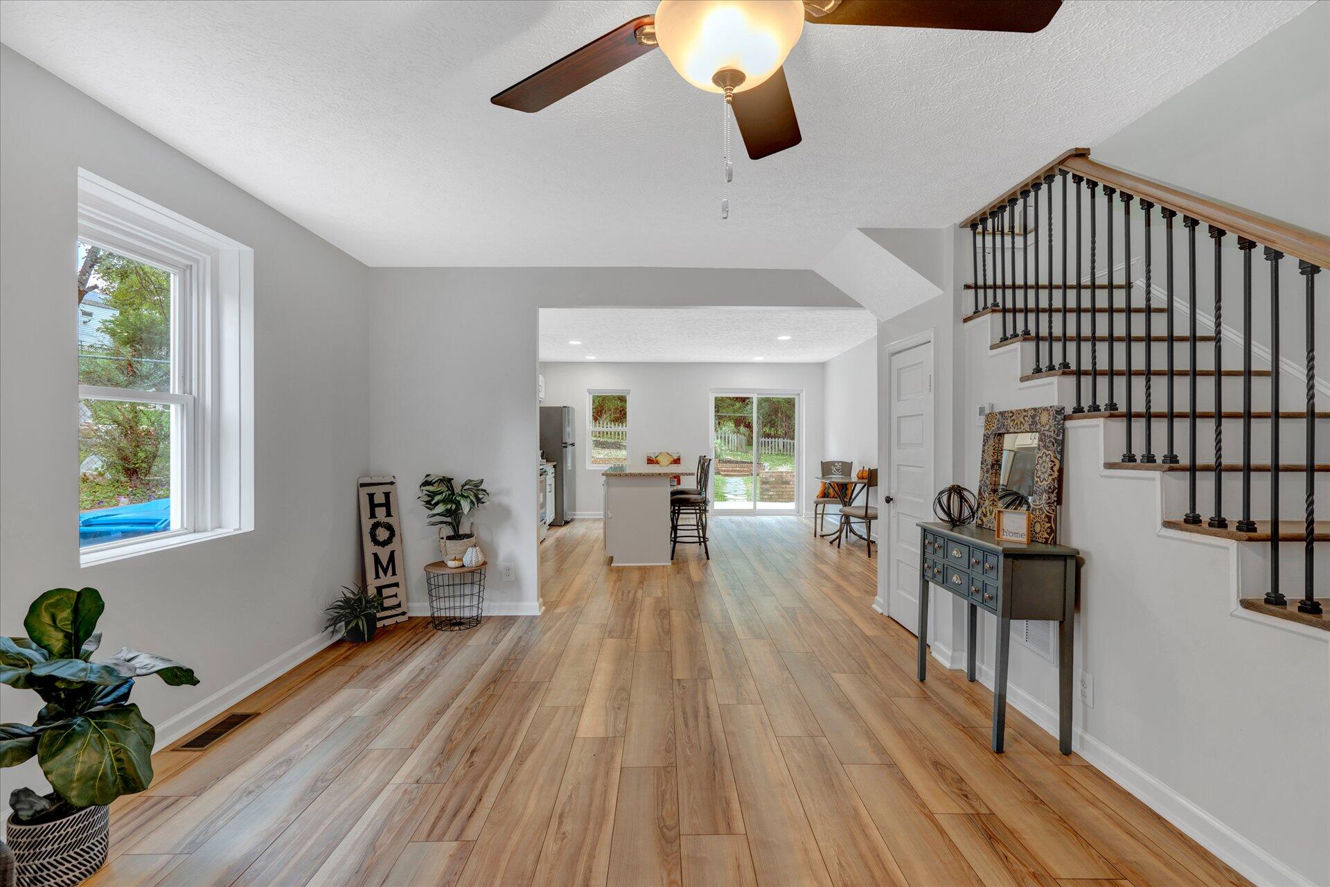 2520 Spring Road Southwest Roanoke, VA 24015 - Photo 8 of 23 07-DSC1409