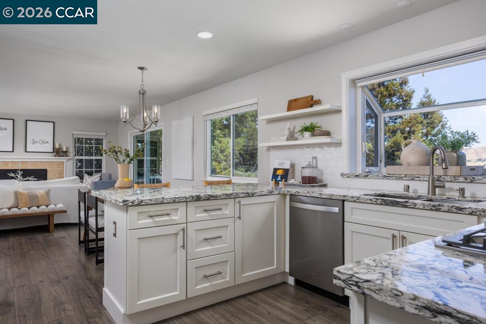 1121 Vista Point Lane Concord, CA 94521 - Photo 16 of 48