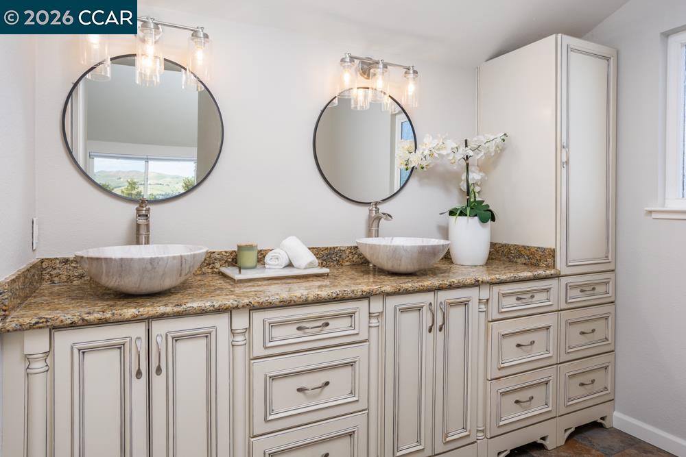 1121 Vista Point Lane Concord, CA 94521 - Photo 25 of 48