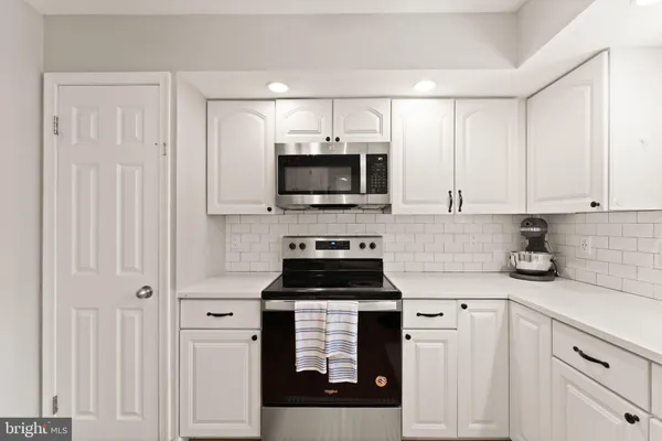 $590,000 | 6111 Martins Landing Court, Burke, VA 22015