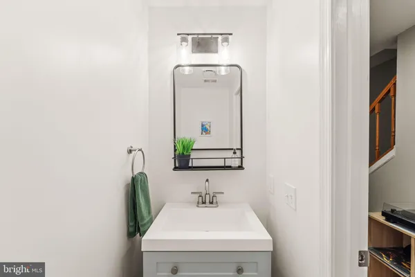 $590,000 | 6111 Martins Landing Court, Burke, VA 22015