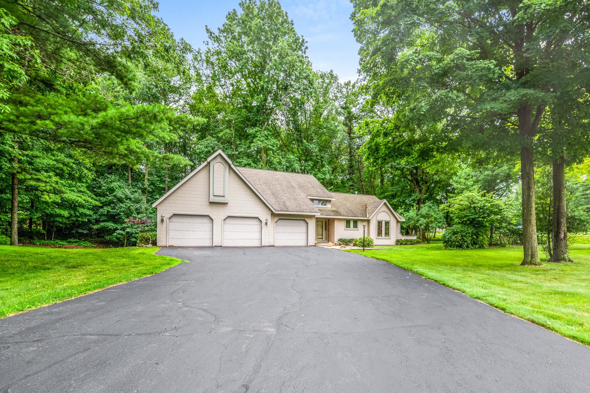 3081 Big Timber Circle Suamico, WI 54313 - Photo 2 of 48