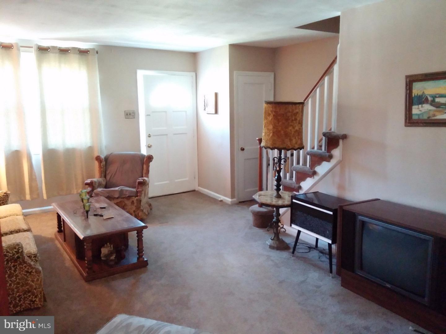 1022 Collings Road Camden, NJ 08104 - Photo 4 of 18