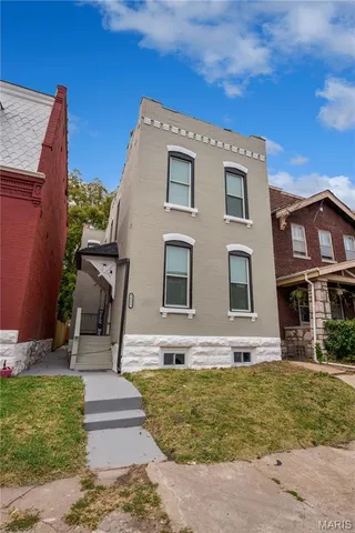 $249,900 | 3831 Oregon Avenue, St. Louis, MO 63118