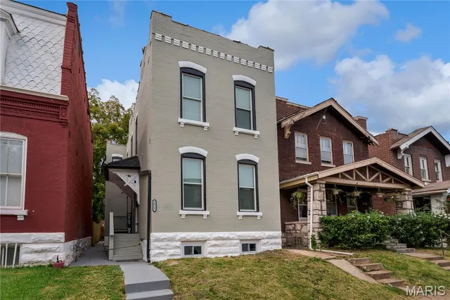 $249,900 | 3831 Oregon Avenue, St. Louis, MO 63118
