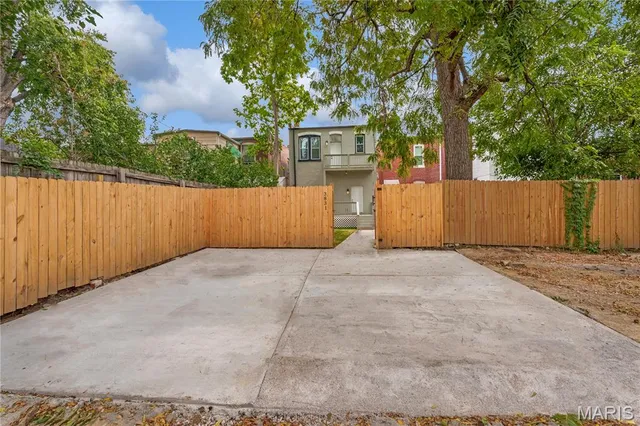 $249,900 | 3831 Oregon Avenue, St. Louis, MO 63118