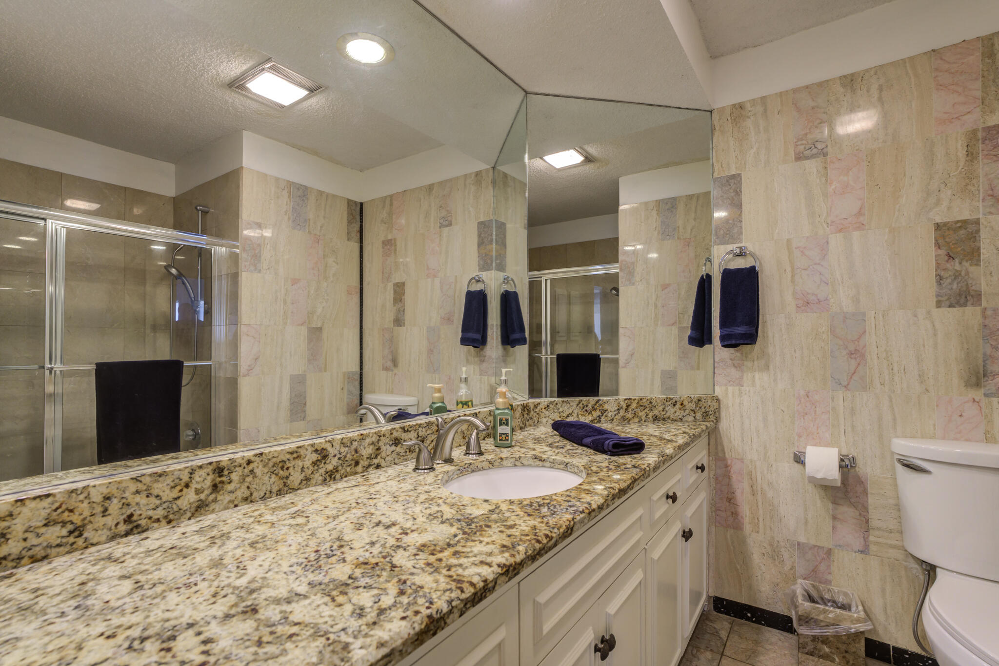 5018 92nd Street Lubbock, TX 79424 - Photo 26 of 53 1st floor bath
