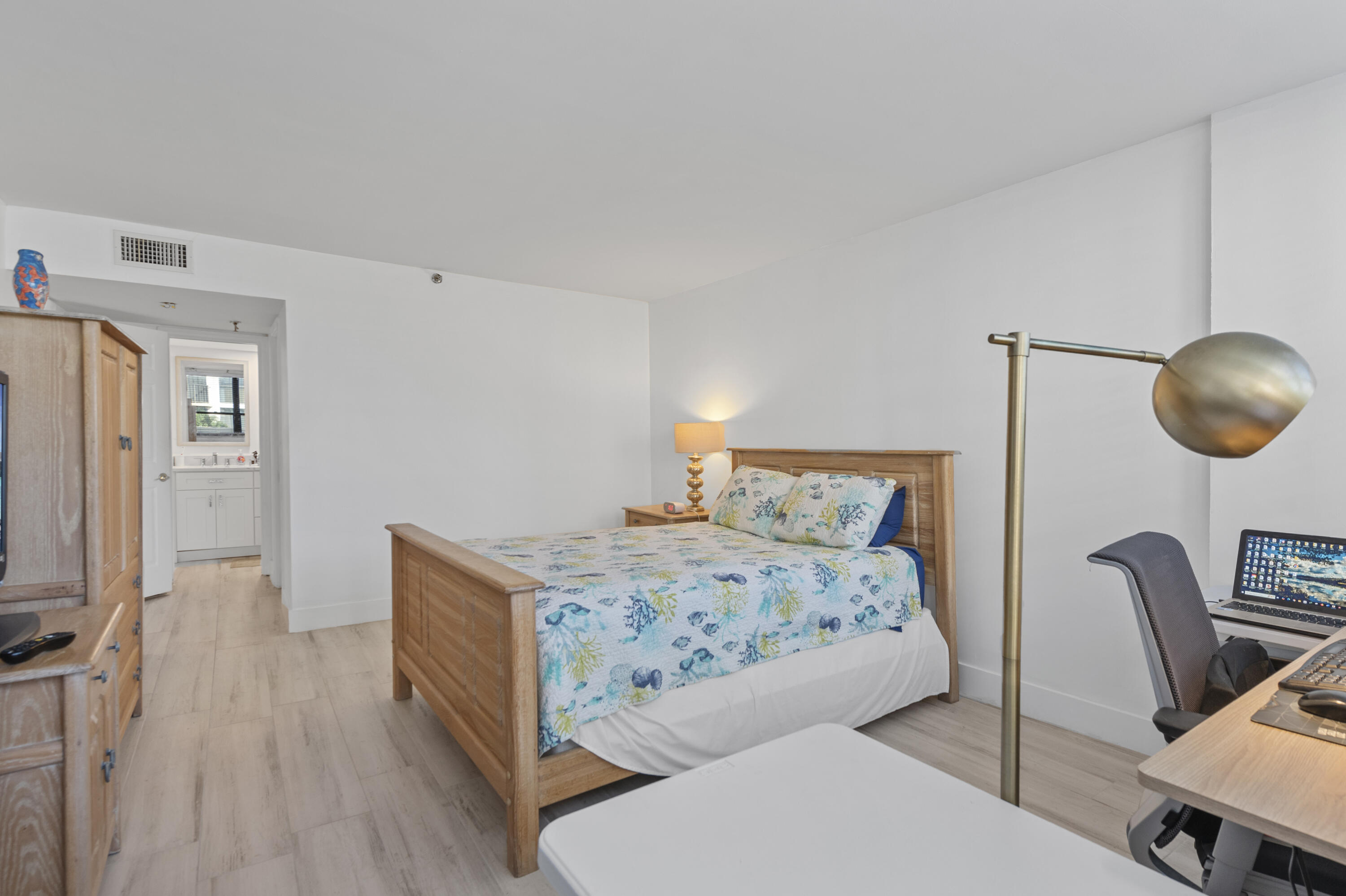 859 Jeffery Street, Unit 212 Boca Raton, FL 33487 - Photo 16 of 53 DSC_2285