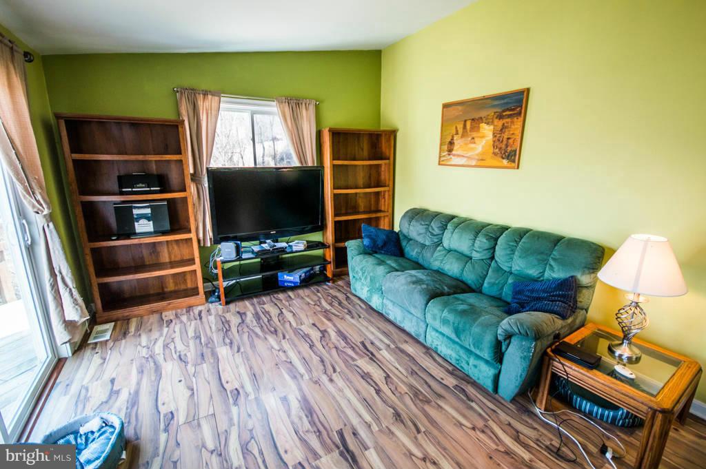 51 Creek Road Front Royal, VA 22630 - Photo 10 of 30 Living Room