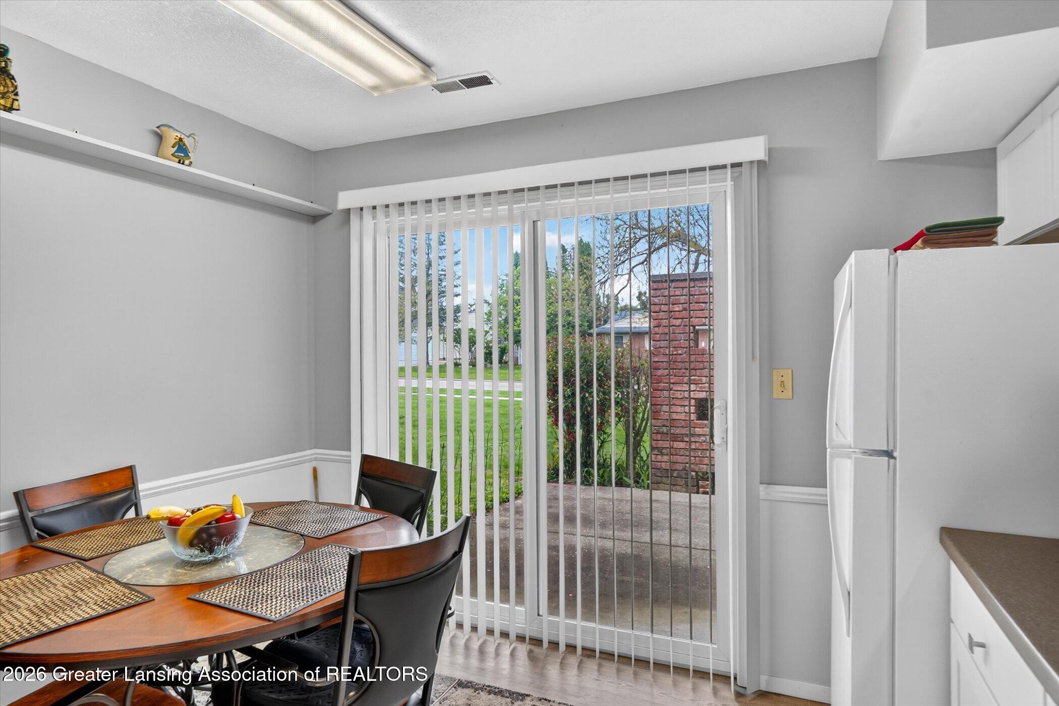 4809 Gull Road, Unit 23 Lansing, MI 48917 - Photo 14 of 26 14-4809-Gull-Rd-apt-23-WindowStill-Real-