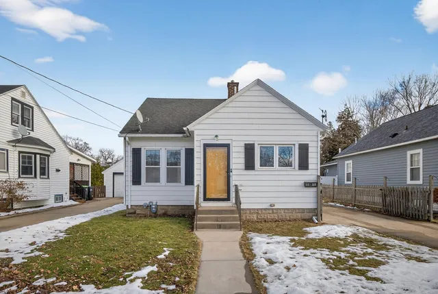 $215,000 | 1028 5th Avenue Southeast, Rochester, MN 55904