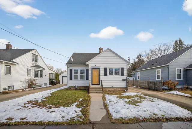 $215,000 | 1028 5th Avenue Southeast, Rochester, MN 55904