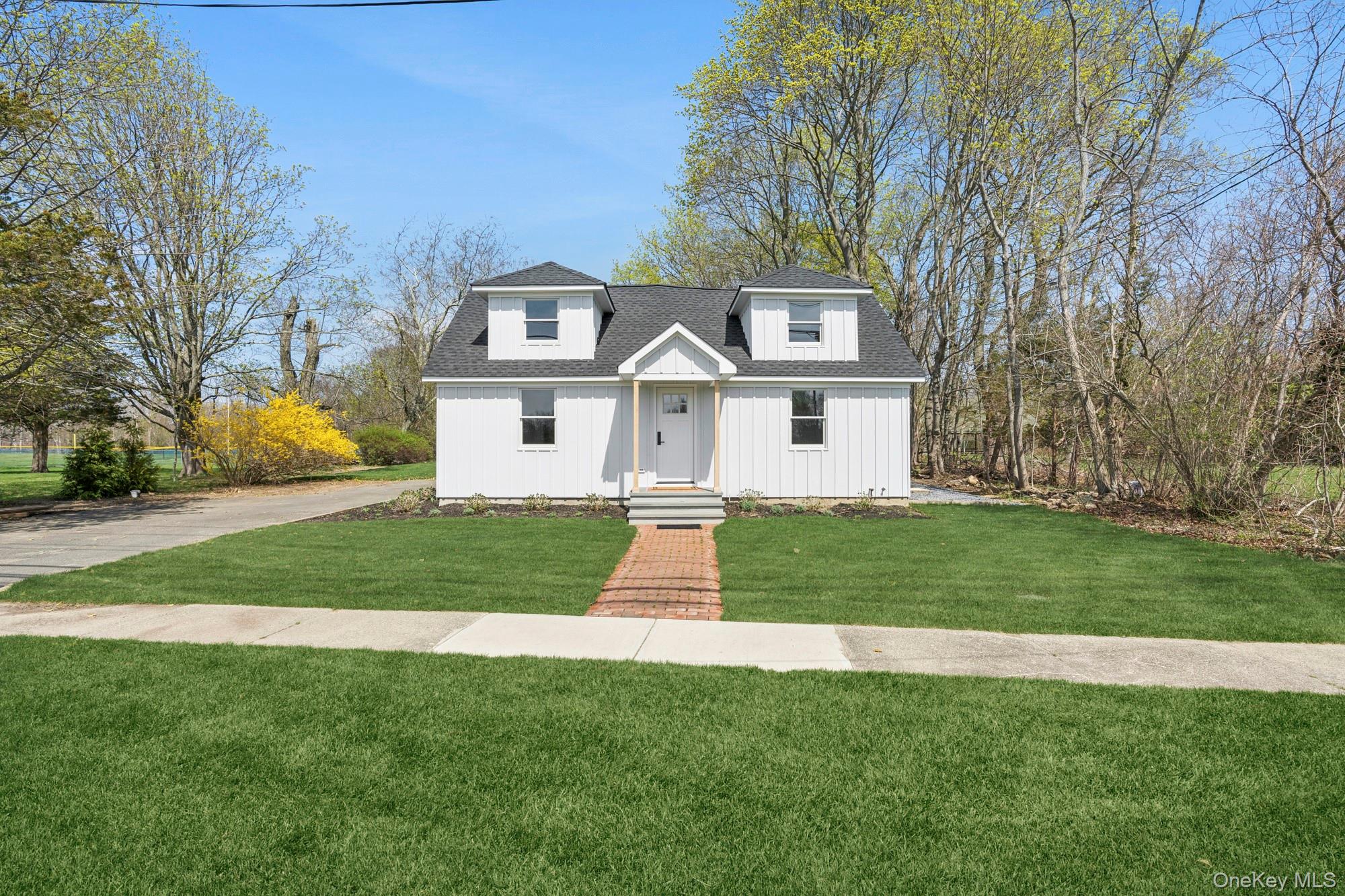 5075 Main Road Laurel, NY 11948 - Photo 4 of 22