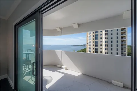 $575,000 | 4141 Bayshore Boulevard, Unit 1003, Tampa, FL 33611