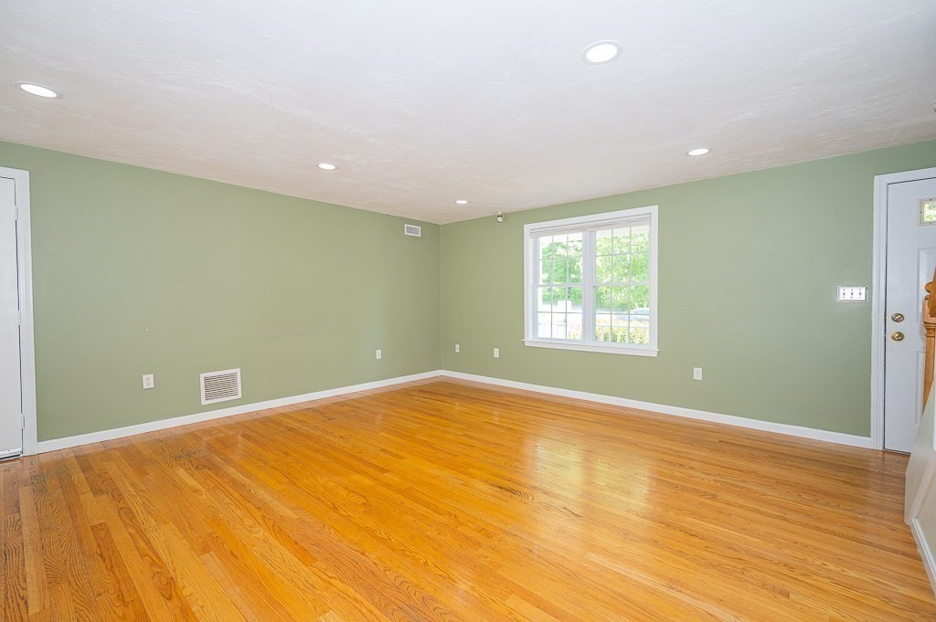9 Carroll Road, Unit B Grafton, MA 01536 - Photo 10 of 42 Gallery Image 10