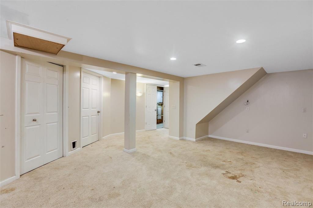 22644 Shadowpine Way Novi, MI 48375 - Photo 27 of 32 Gallery Image 27