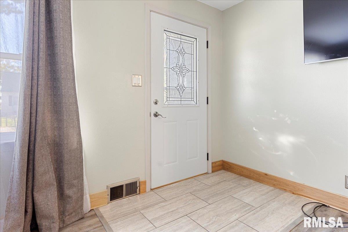 201 West Rohman Street Metamora, IL 61548 - Photo 2 of 20 Gallery Image 2