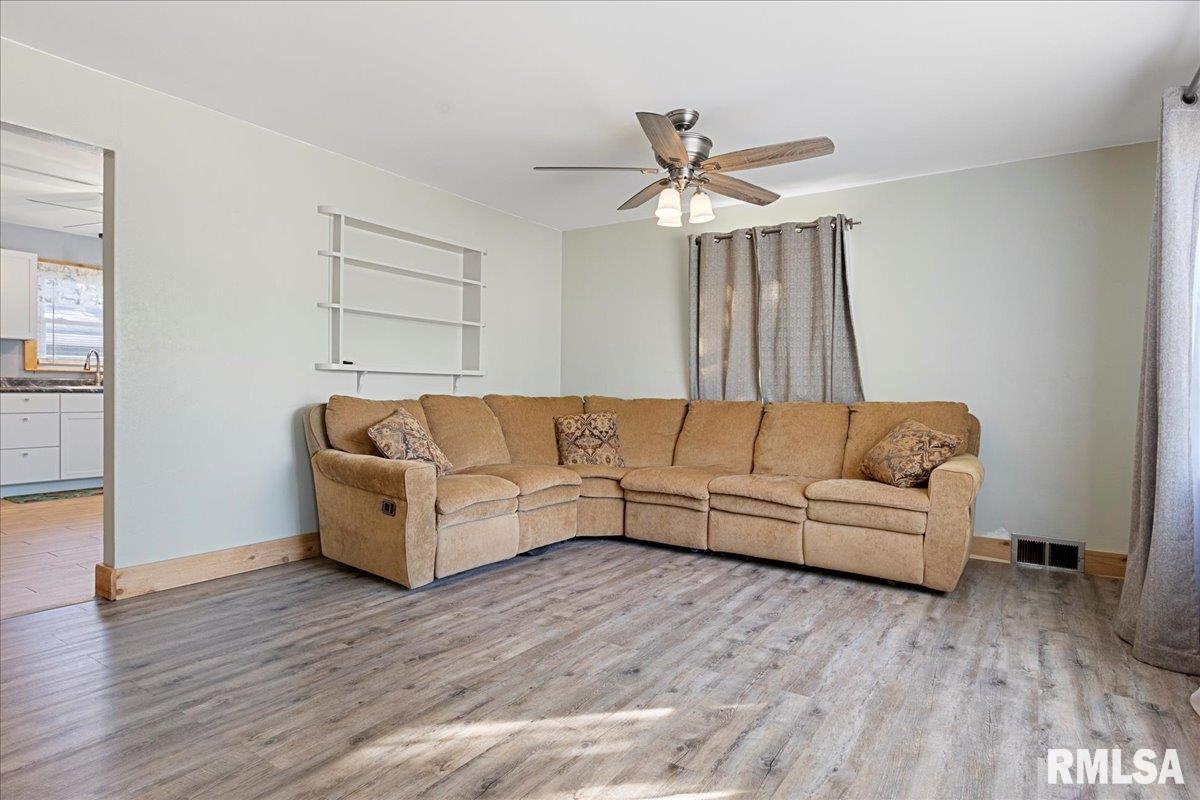 201 West Rohman Street Metamora, IL 61548 - Photo 3 of 20 Gallery Image 3