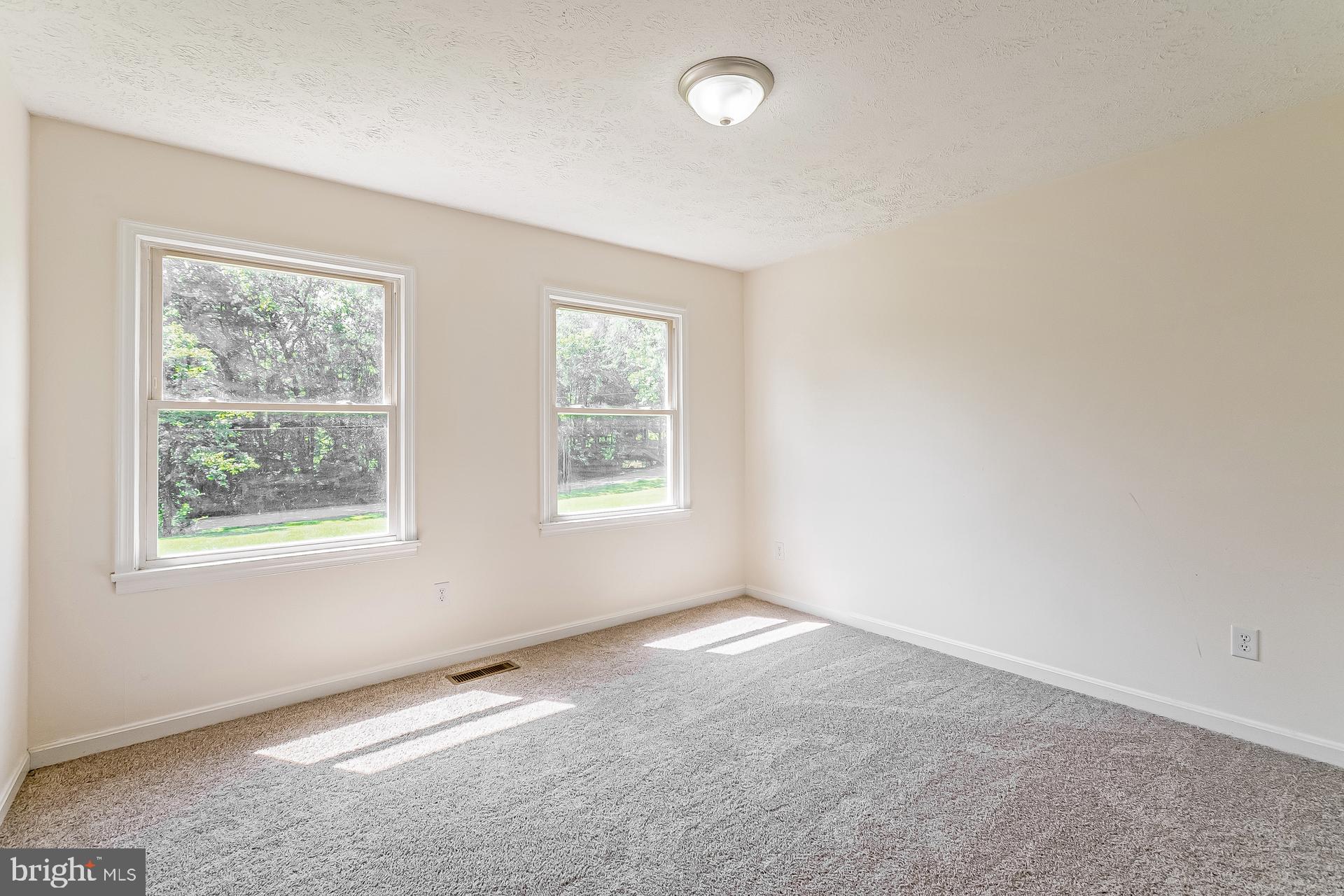 9577 Roys Lane Culpeper, VA 22701 - Photo 4 of 17 Gallery Image 4