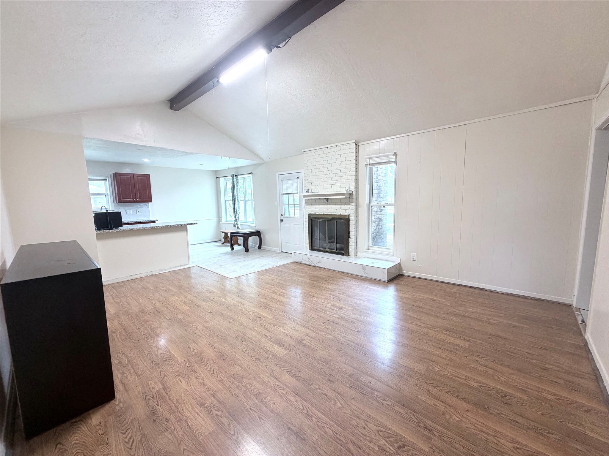 7303 Shiner Lane Houston, TX 77072 - Photo 10 of 22 Formal living with fireplace