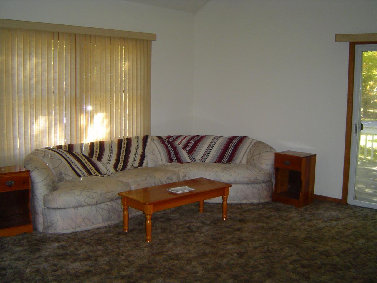 1266 Pine Ridge Drive Bushkill, PA 18324 - Photo 4 of 7 living room