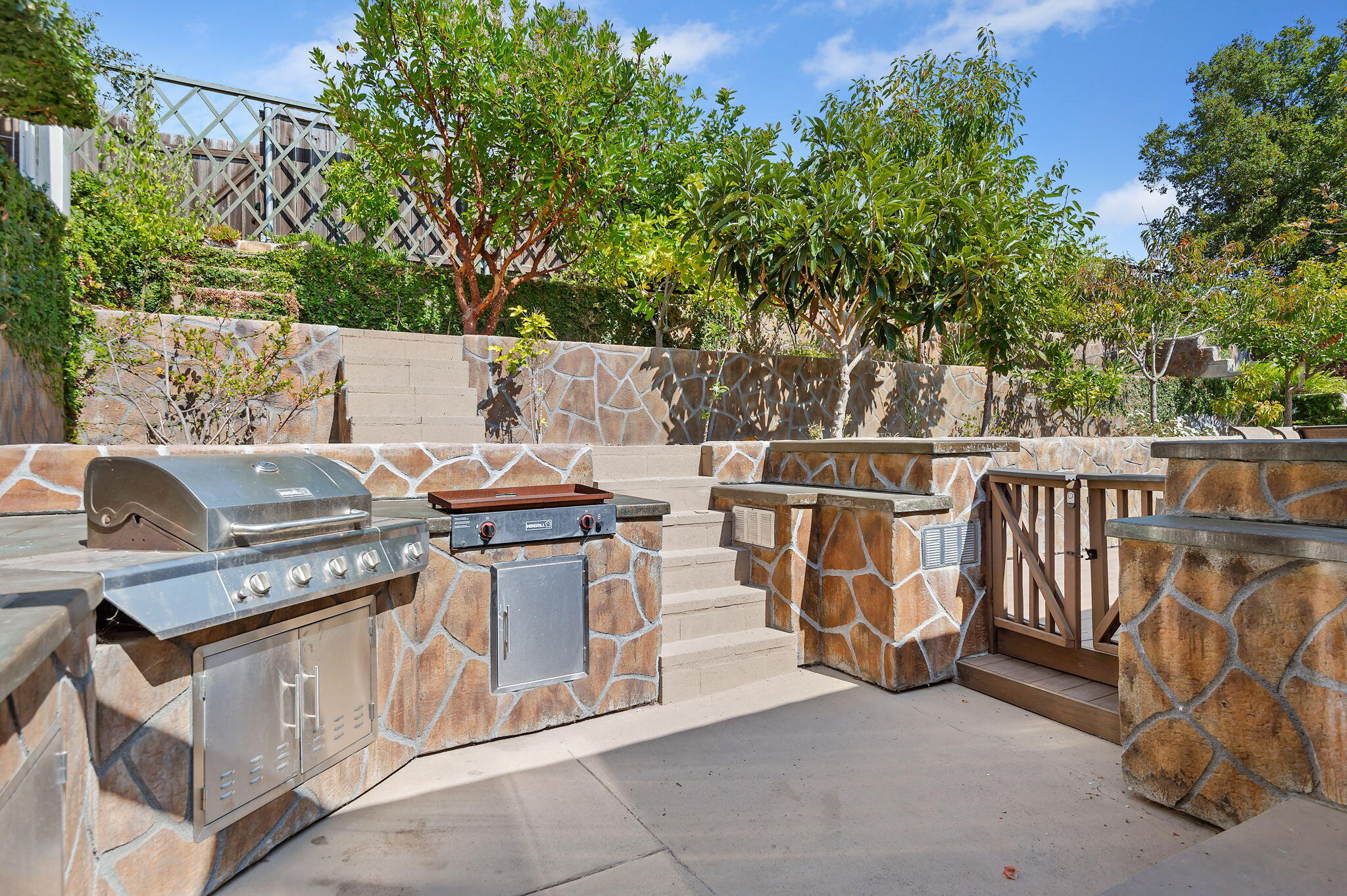 1260 Mountain View Road Santa Barbara, CA 93109 - Photo 15 of 31 015-24-web-or-mls-24 - BBQ Area