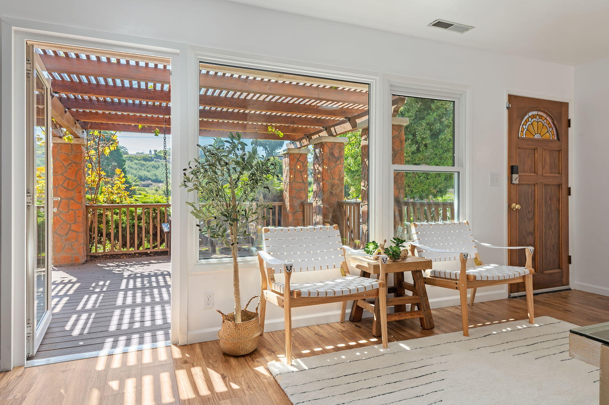 1260 Mountain View Road Santa Barbara, CA 93109 - Photo 3 of 31 003-15-web-or-mls-15 - Living Room